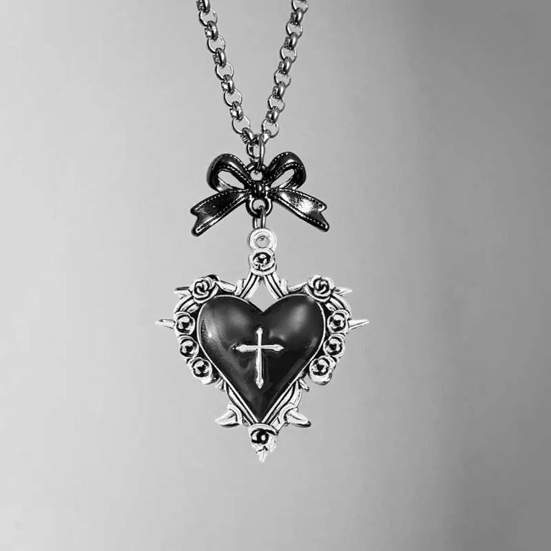 Toxicpop y2k heart necklace